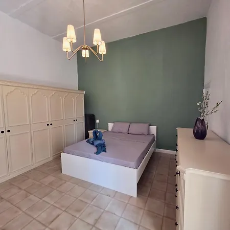 Charming House In With Bbq, Close To Promenade