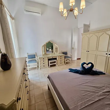 Charming House In With Bbq, Close To Promenade Tatil Evi